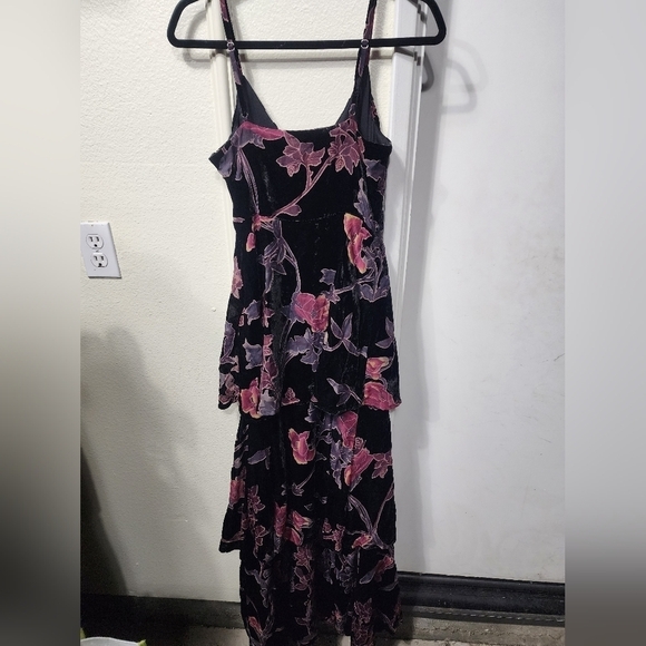 Lulus I Love You Amore Black Floral Velvet Tiered Maxi Dress M Wedding Party - Picture 9 of 11